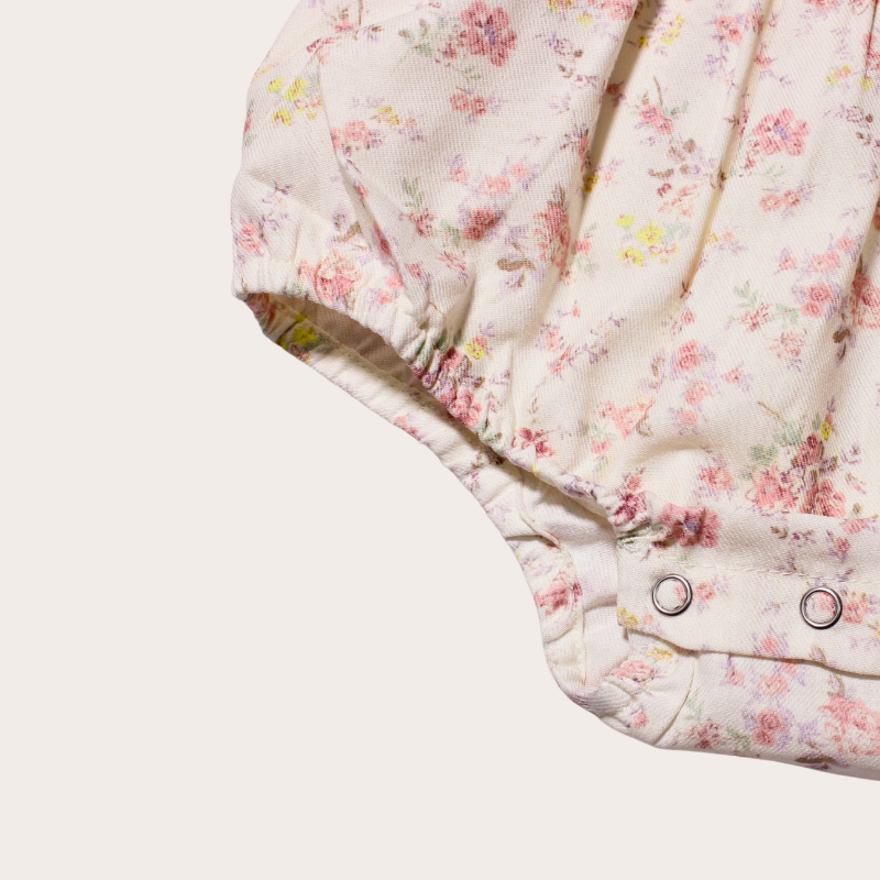 PETO CON ESTAMPADO DE FLORES