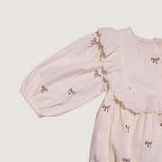 VESTIDO CON ENCAJE BOW