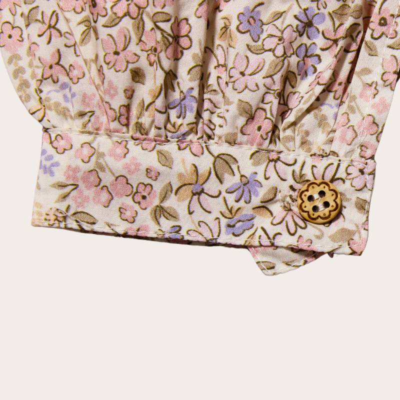 PANTALON CON BORDADO DE ENCAJE