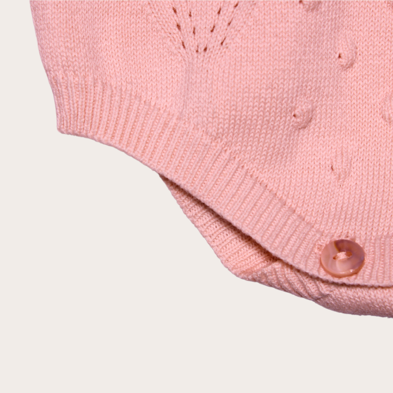 PELELE MANGA LARGA CON DETALLE EN EL CUELLO