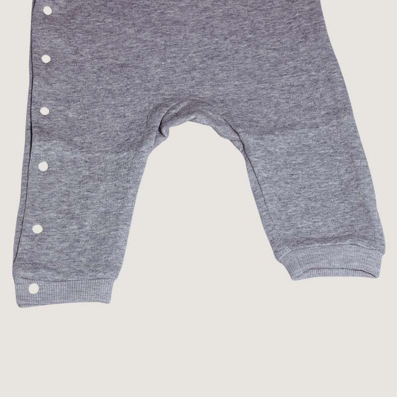 PELELE CON DETALLE DE CUELLO BLANCO