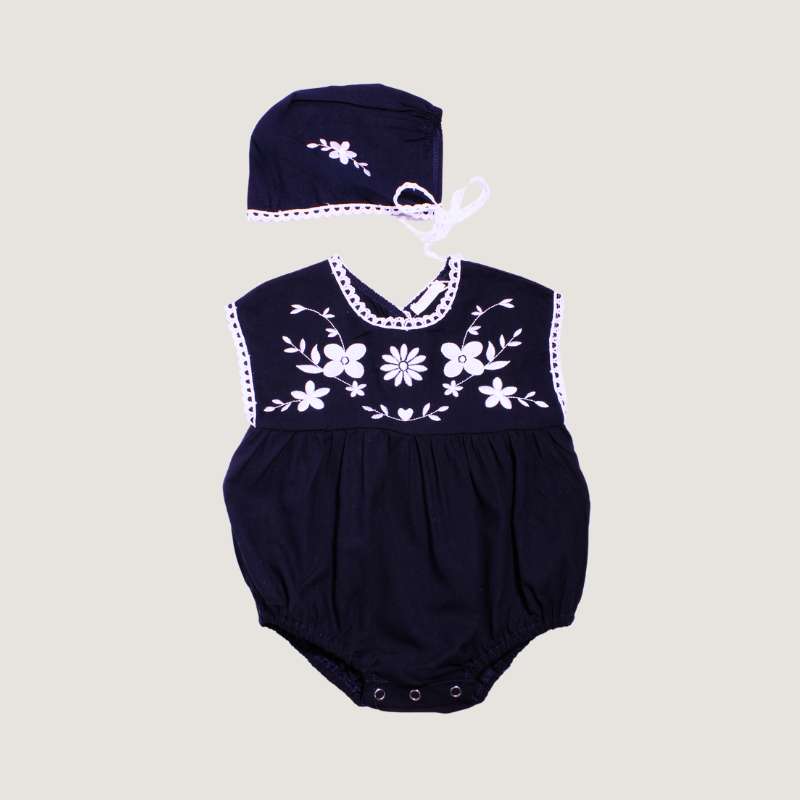 PELELE BORDADO CON GORRITO