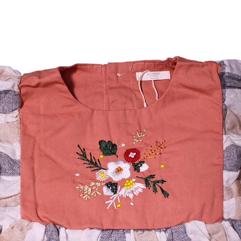 SET MARIA PIA BLUSA CUADROS Y MANGA BOMBACHA Y BLOMMER CORTO